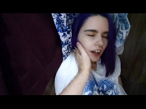 ❤️ Na maua lo'u tuafafine i totonu o le kapoti ma fesoasoani ia te ia e fa'ama ❌ Pono vk
